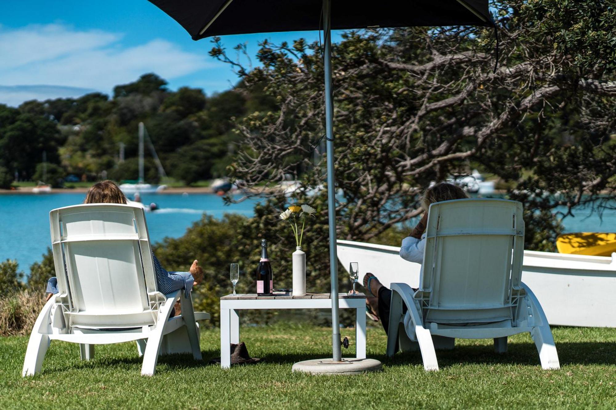 Appartamento Boatsheds On The Bay, Waiheke Island Ostend Esterno foto